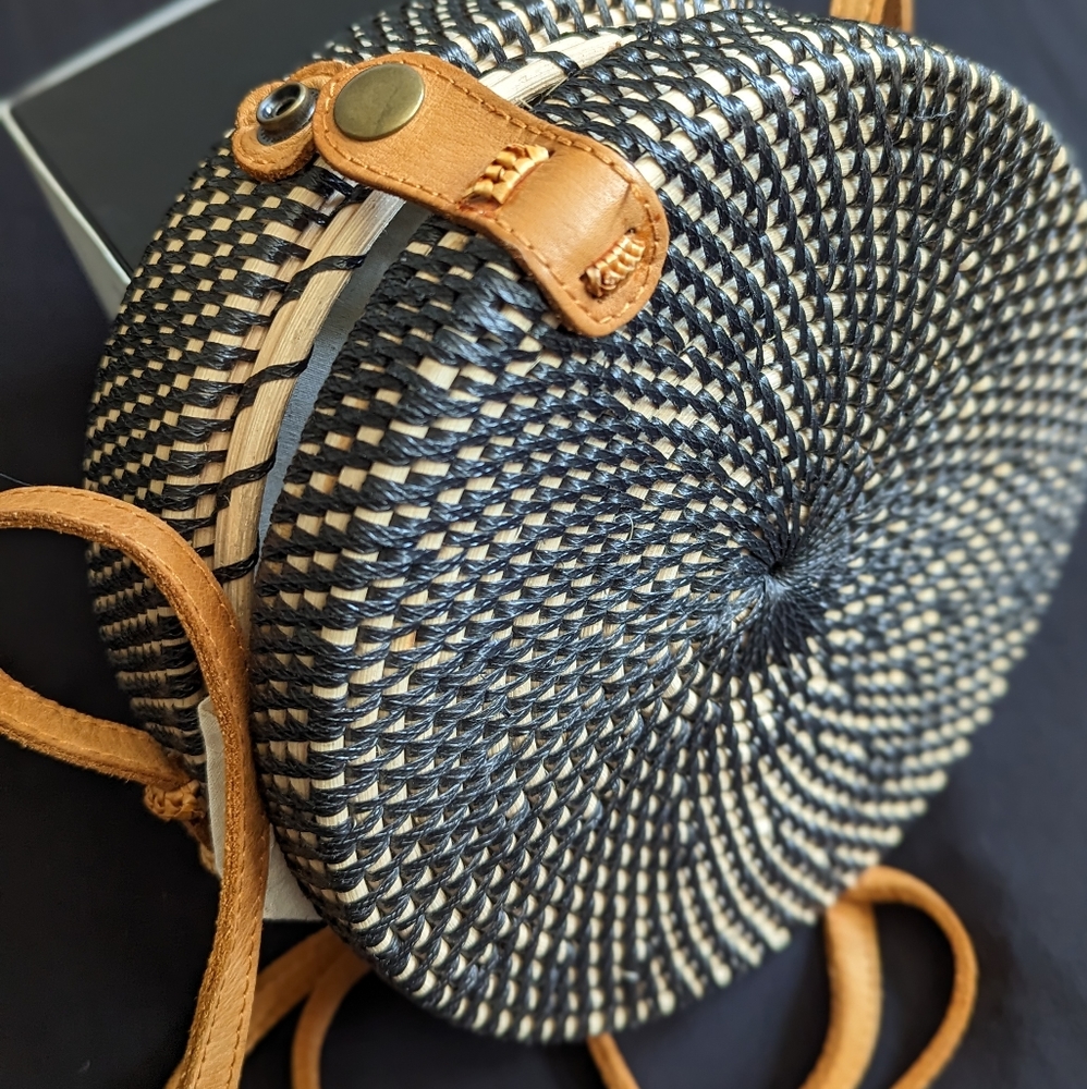 Woven Crossbody bag